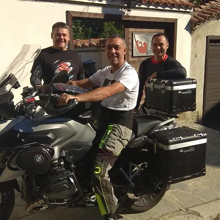 Roots And Wine Bar Hotell