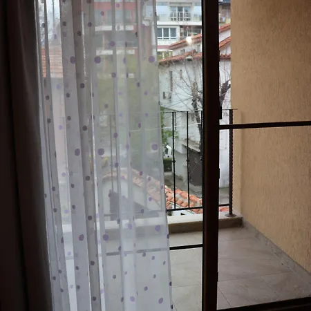 Hotel Roots Old Town 3*
