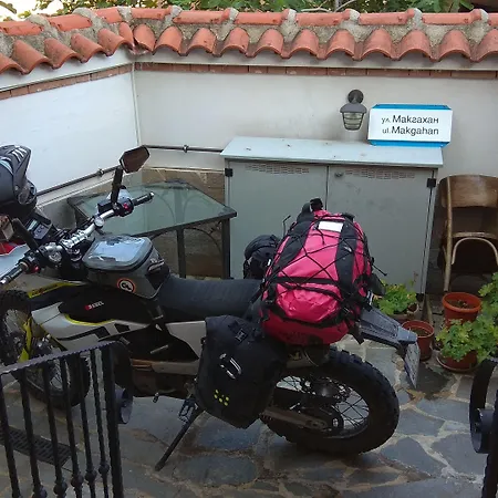 Hotel Roots Old Town 3*