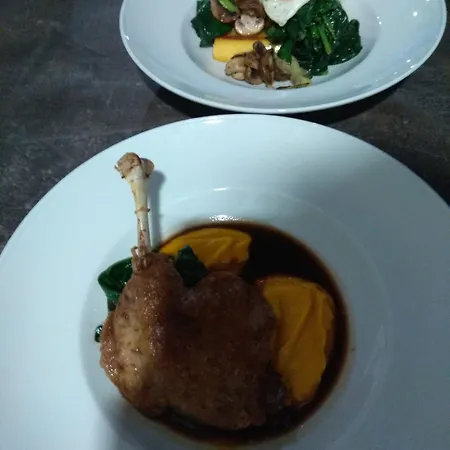 Roots And Wine Bar 3*