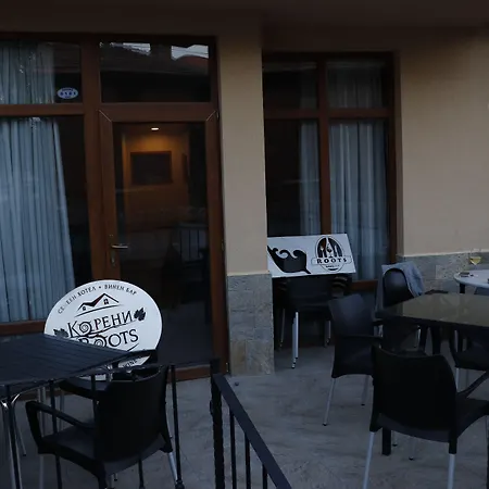 Roots And Wine Bar 3*