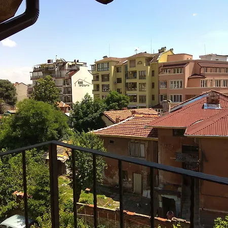 Roots Old Town Hotel 3*