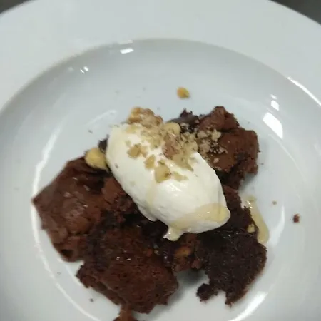 Roots And Wine Bar Hotell