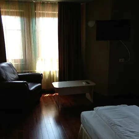 Roots And Wine Bar Hotell