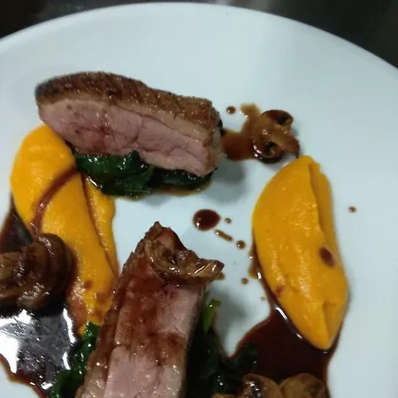 Roots And Wine Bar Hotell