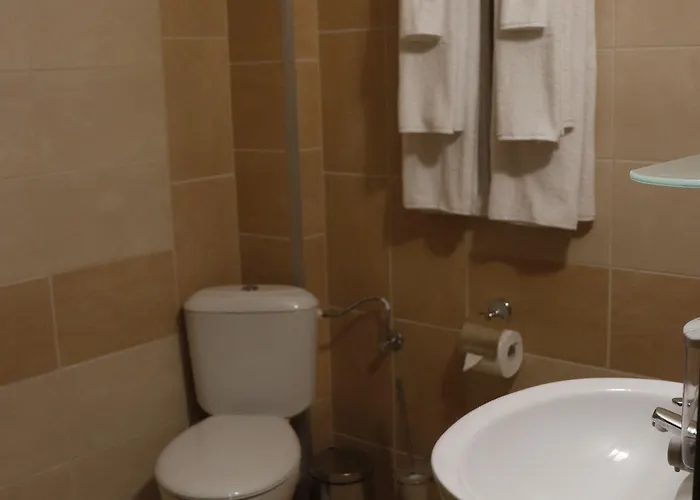 Roots And Wine Bar Hotel 3*