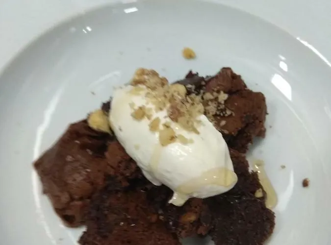 Roots And Wine Bar Hotel