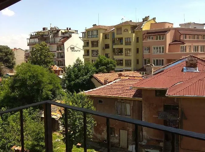 Roots And Wine Bar 3*