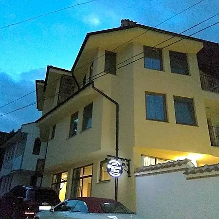 Hotel Roots Old Town 3*