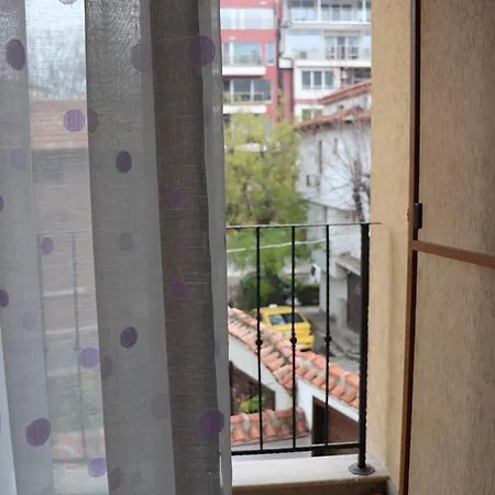 Hotel Roots Old Town 3*