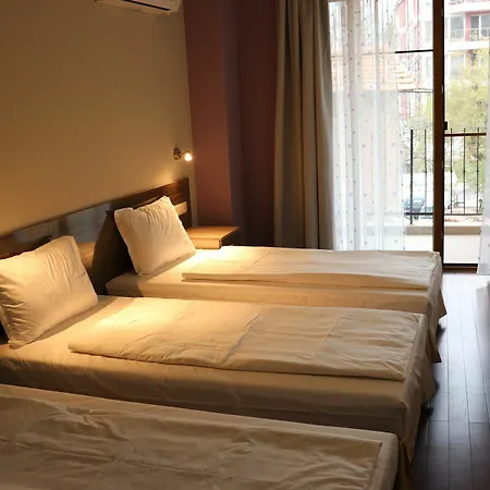 Roots And Wine Bar 3*