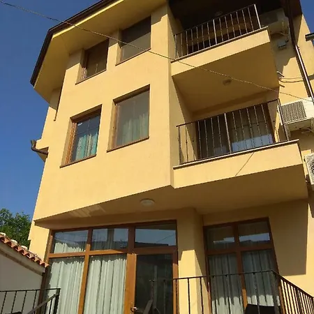 Roots Hotel&wine Bar Hotel 3*